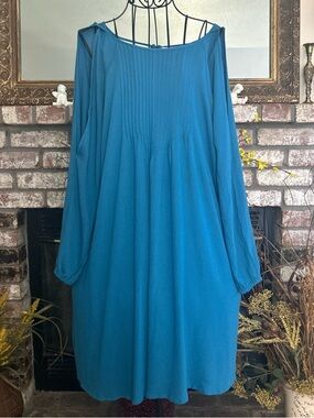 NWOT Old Navy Cold Shoulder Long Sleeve Dress Size L